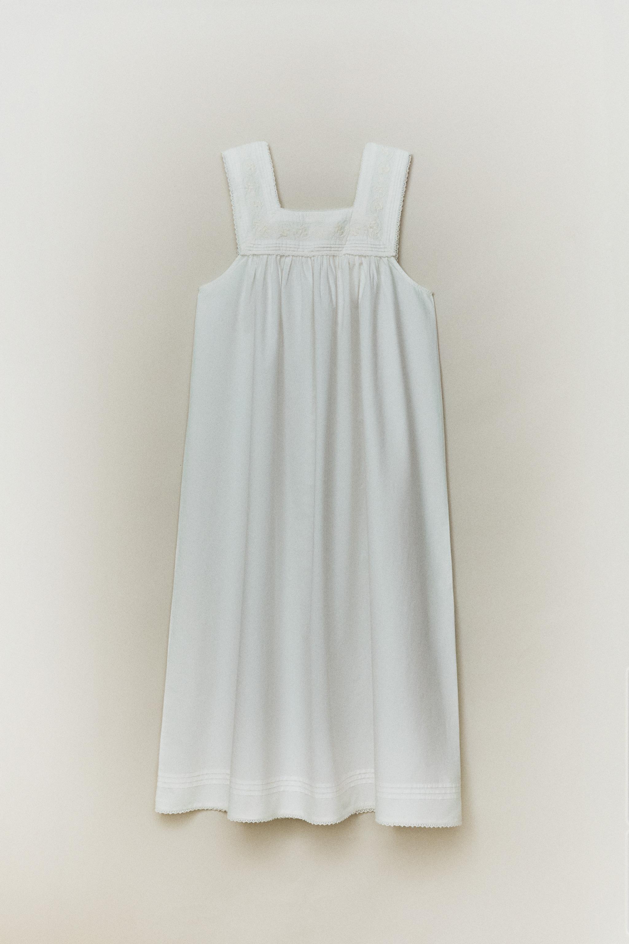 CHEMISE DE NUIT BRODÉE